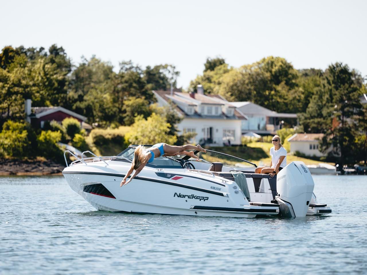 The Daycruiser Nordkapp Noblesse 720 - summer boating perfection